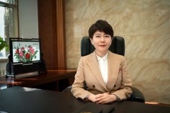 西安翻译学院董事长丁晶荣登《时代人物》封面