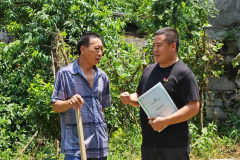 一张保单暖乡邻