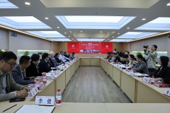 《中国挚友》新书发布会在西安培华学院举行