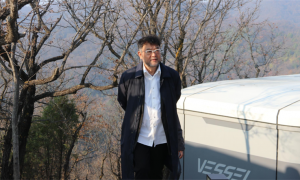 中国当代油画艺术界领军人物靳尚谊、徐里、贺丹等一行莅临溪山胜境景区考察参观