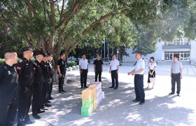 咸阳师范学院开展暑期“送清凉”慰问活动